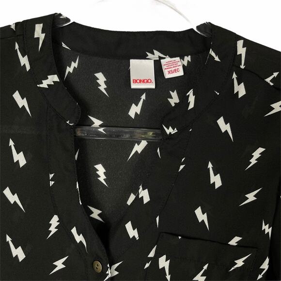 Bongo Black & White Lightning Bolt Print Sheer 3/4 Roll-Tab Sleeves Top - XS - Picture 2 of 12